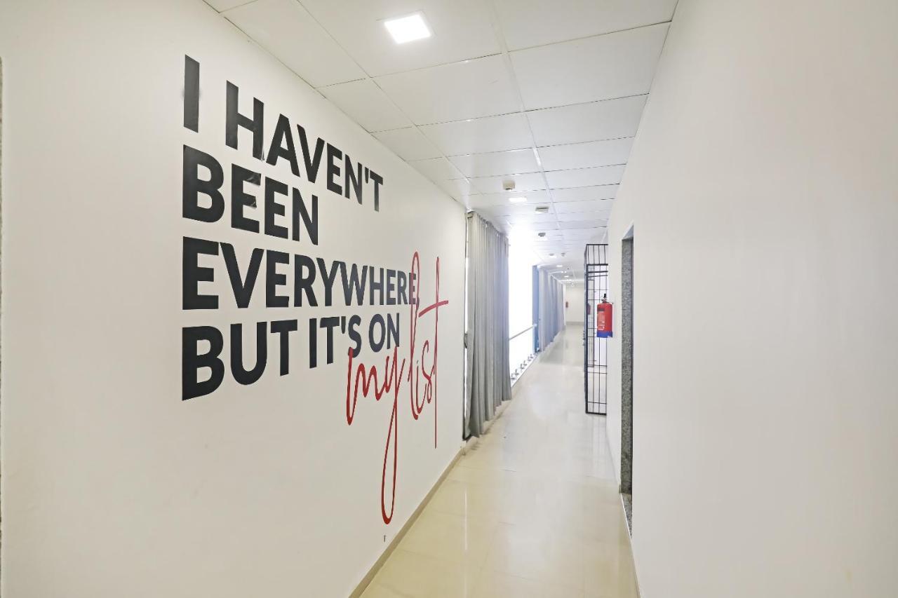 Hotel Gokul Solitaire, Surat Bhatha Buitenkant foto