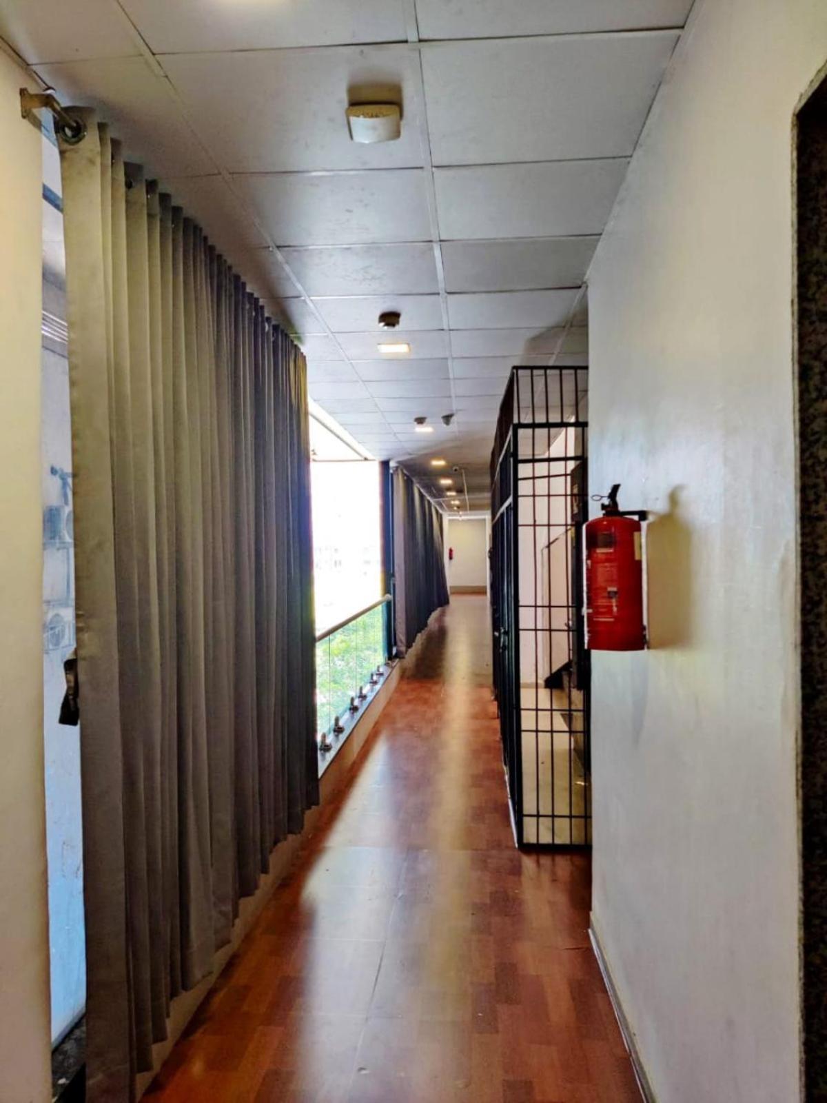 Hotel Gokul Solitaire, Surat Bhatha Buitenkant foto
