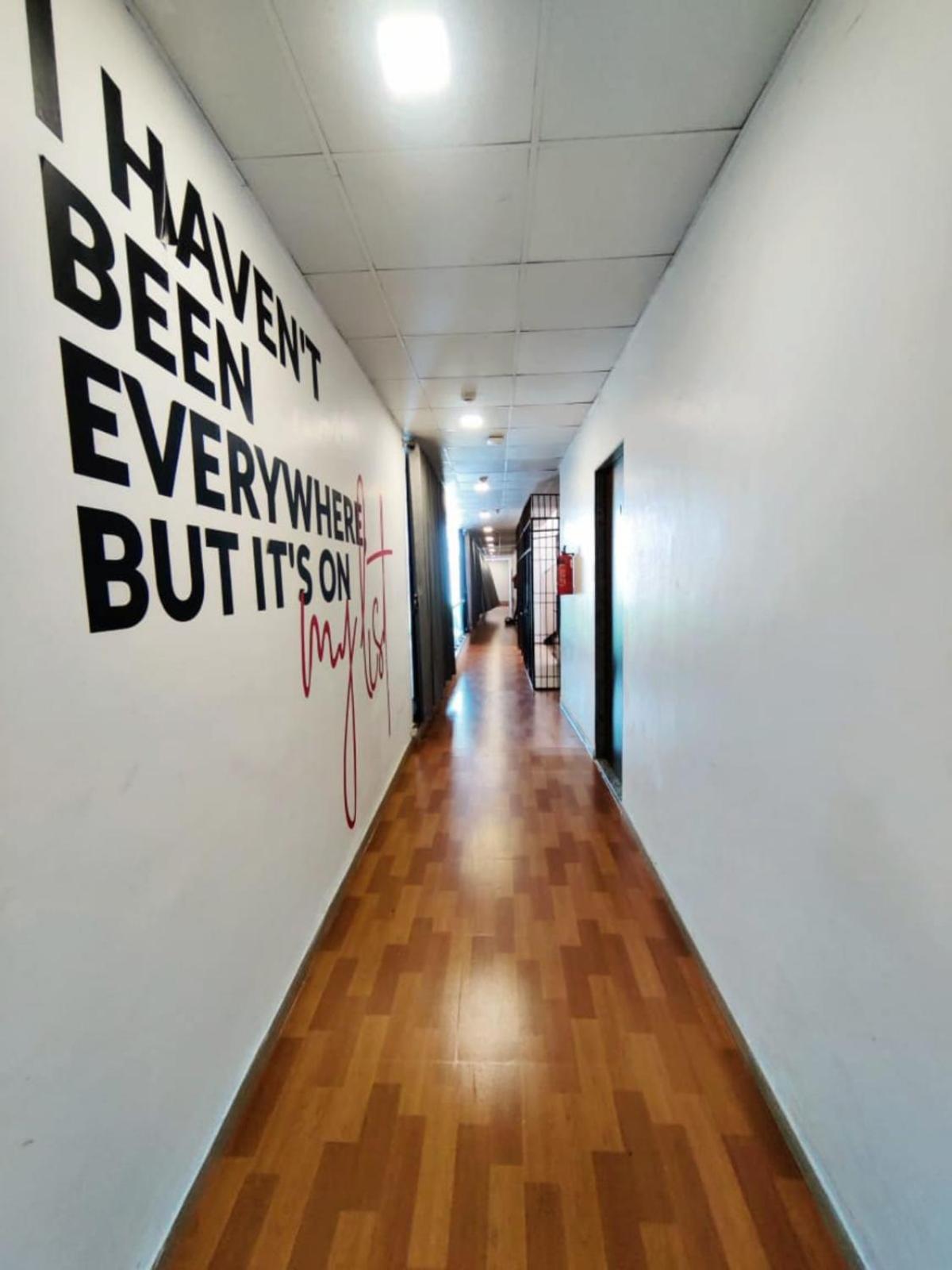 Hotel Gokul Solitaire, Surat Bhatha Buitenkant foto